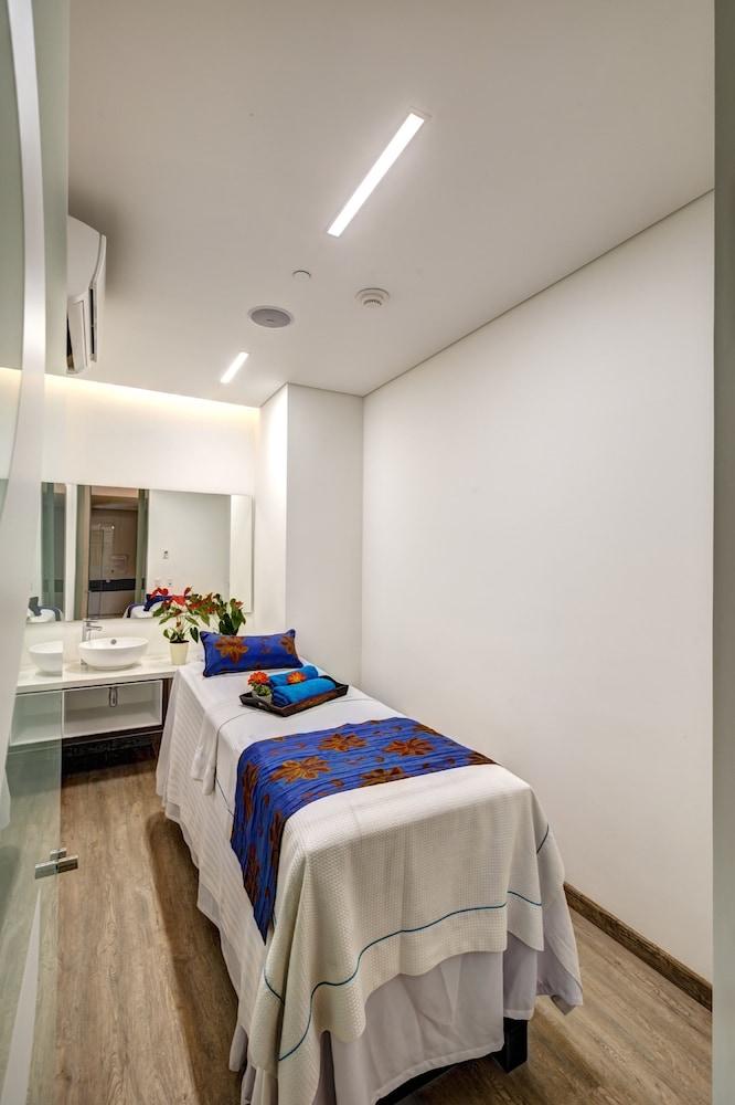 Estelar La Torre Suites Medellín Esterno foto